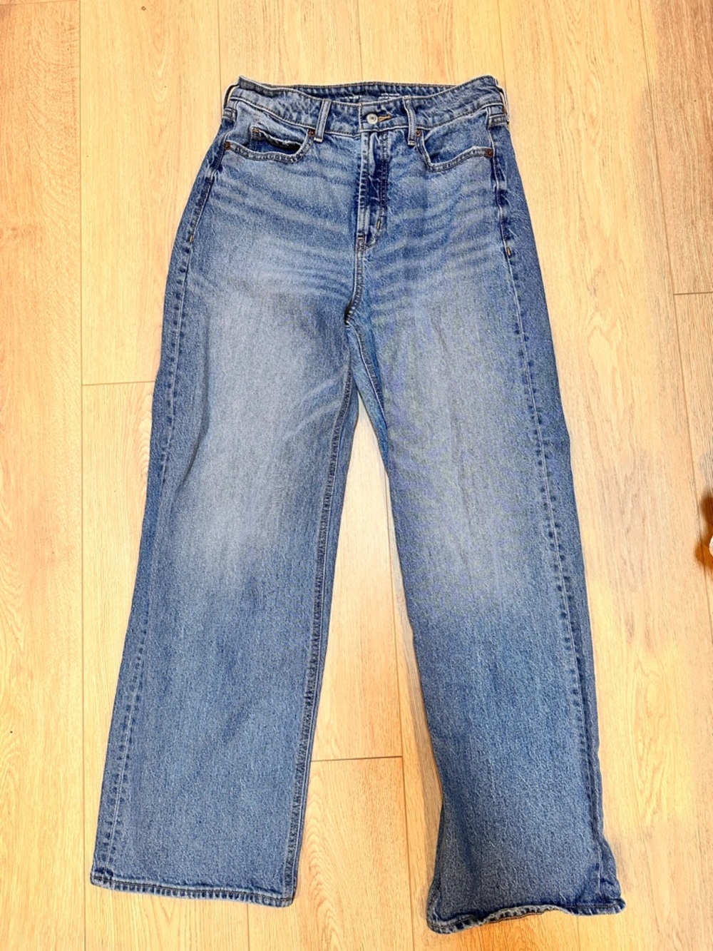 Old Navy Women's Wide-Leg Jeans in Medium Blue Wash